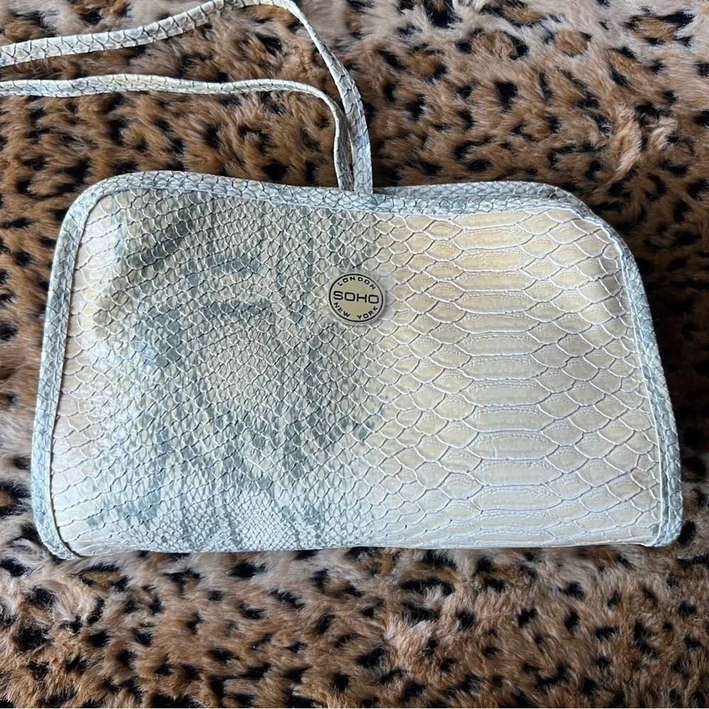 ✨ SOHO London New York Faux Snakeskin Travel Makeup Organizer – Champagne Gold